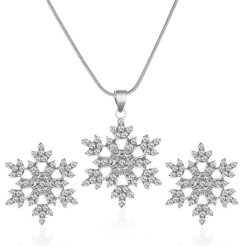 Discover Elegance with Our 3pcs Snowflake Necklace Set